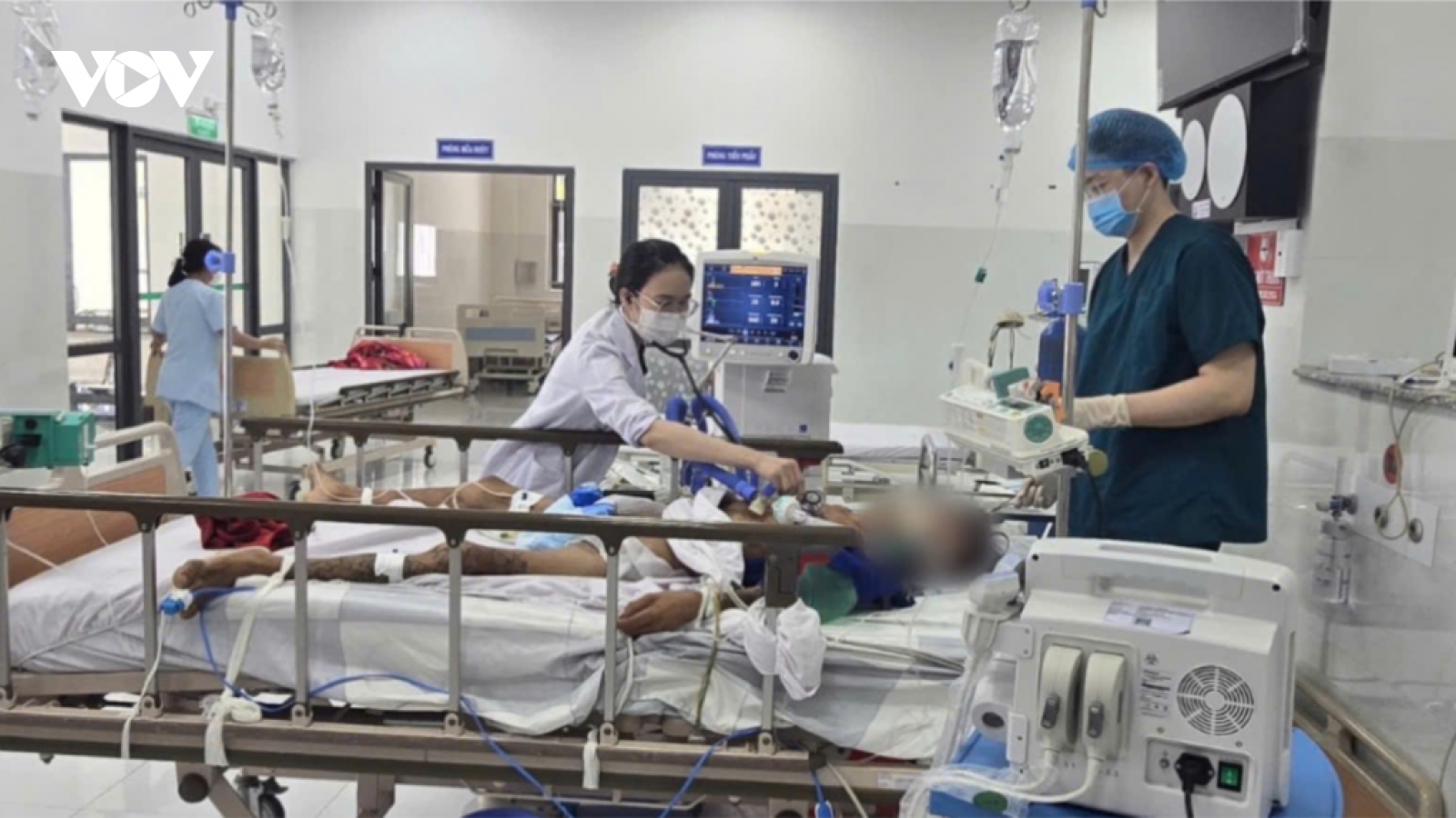 Cứu bệnh nhân sốc nhiễm khuẩn, suy hô hấp nặng ngay tại Côn Đảo