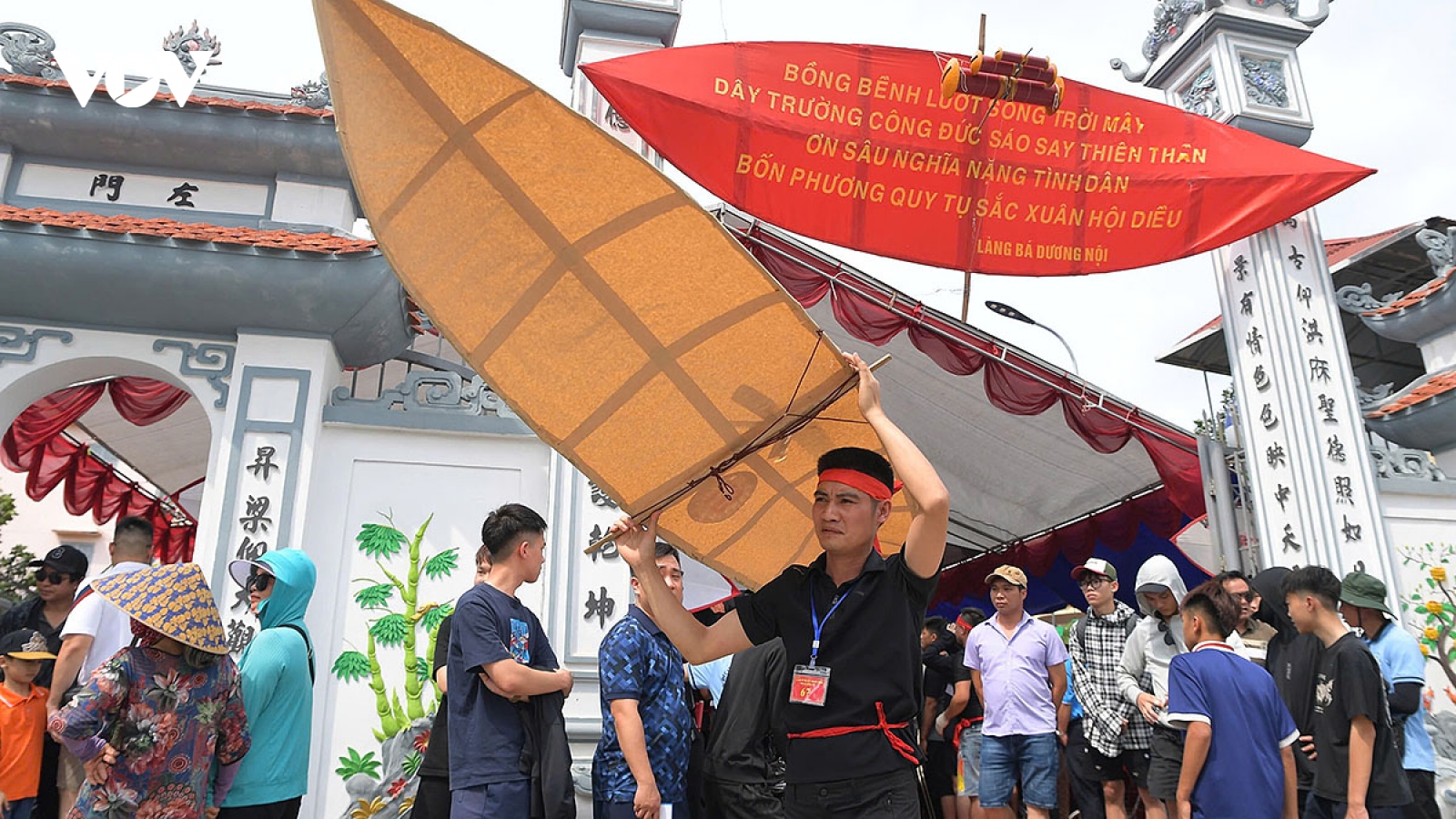 Cánh diều sáo lưu giữ hồn quê tại Hội thi thả diều làng Bá Dương Nội