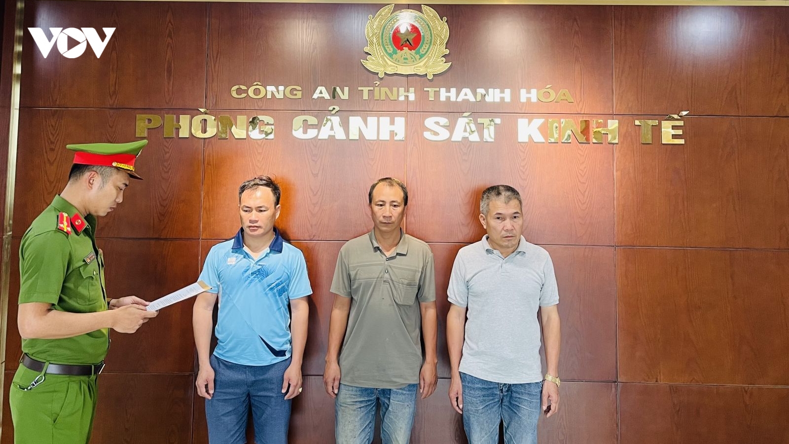 Khởi tố 3 đối tượng khai thác đất trái phép, thu lợi hơn 140 triệu đồng