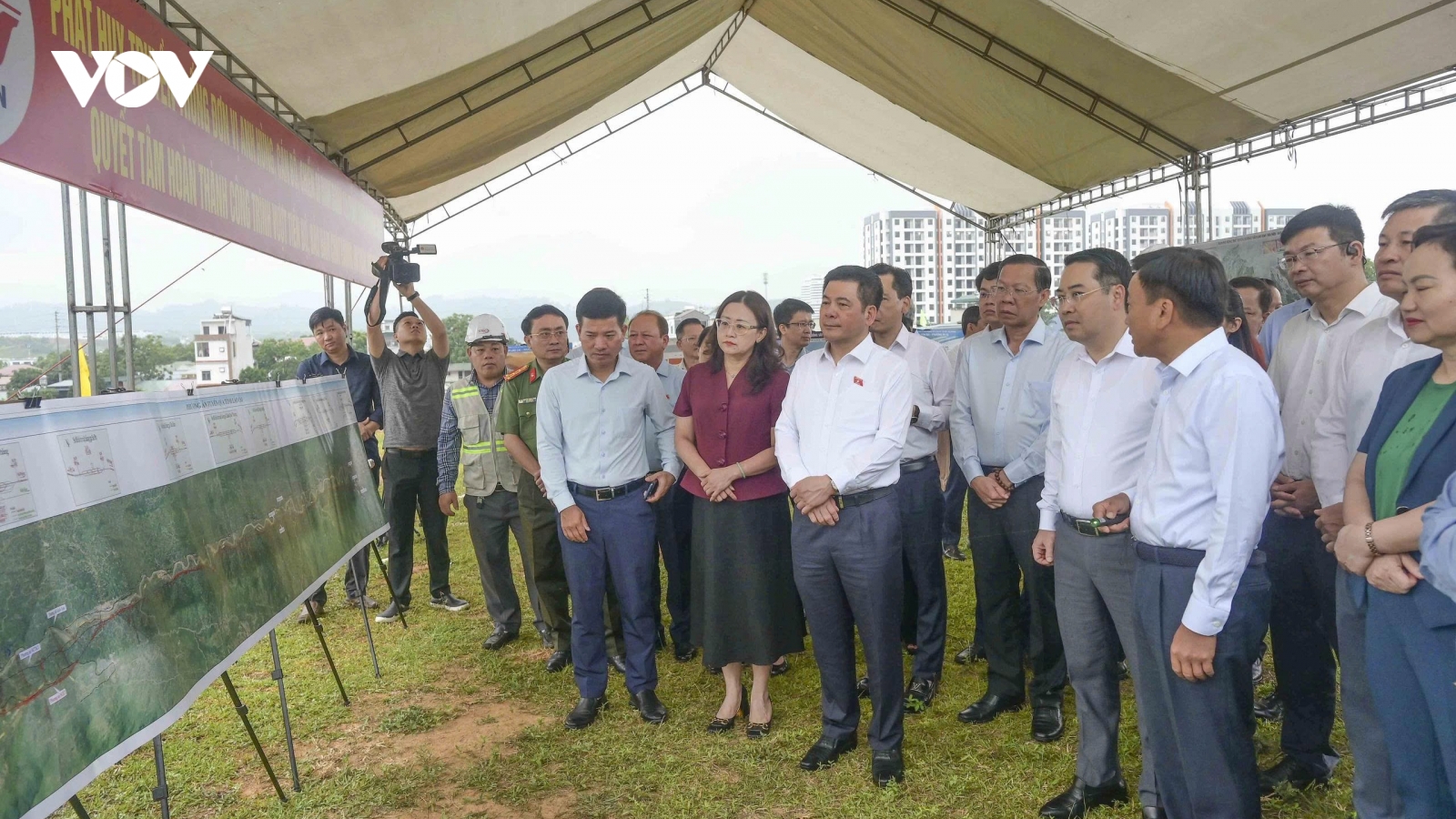 Phó Chủ tịch Quốc hội khảo sát thực địa dự án đường sắt Lào Cai-Hà Nội-Hải Phòng