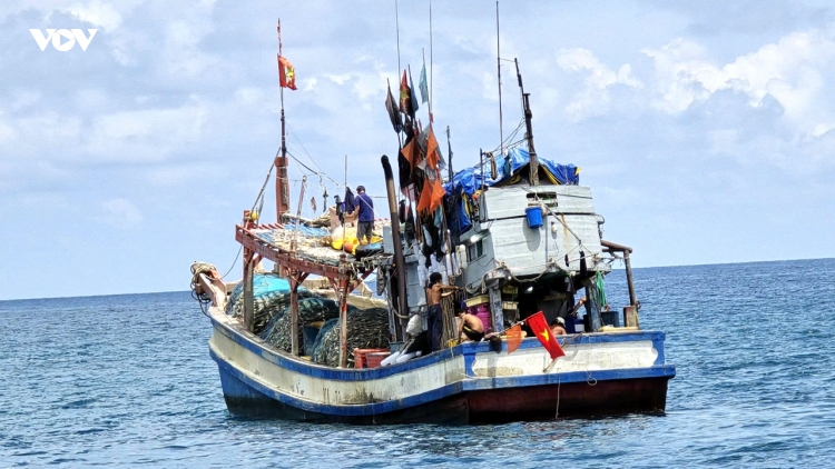 Cảnh sát biển đồng hành cùng ngư dân Tây Nam quyết tâm chống IUU