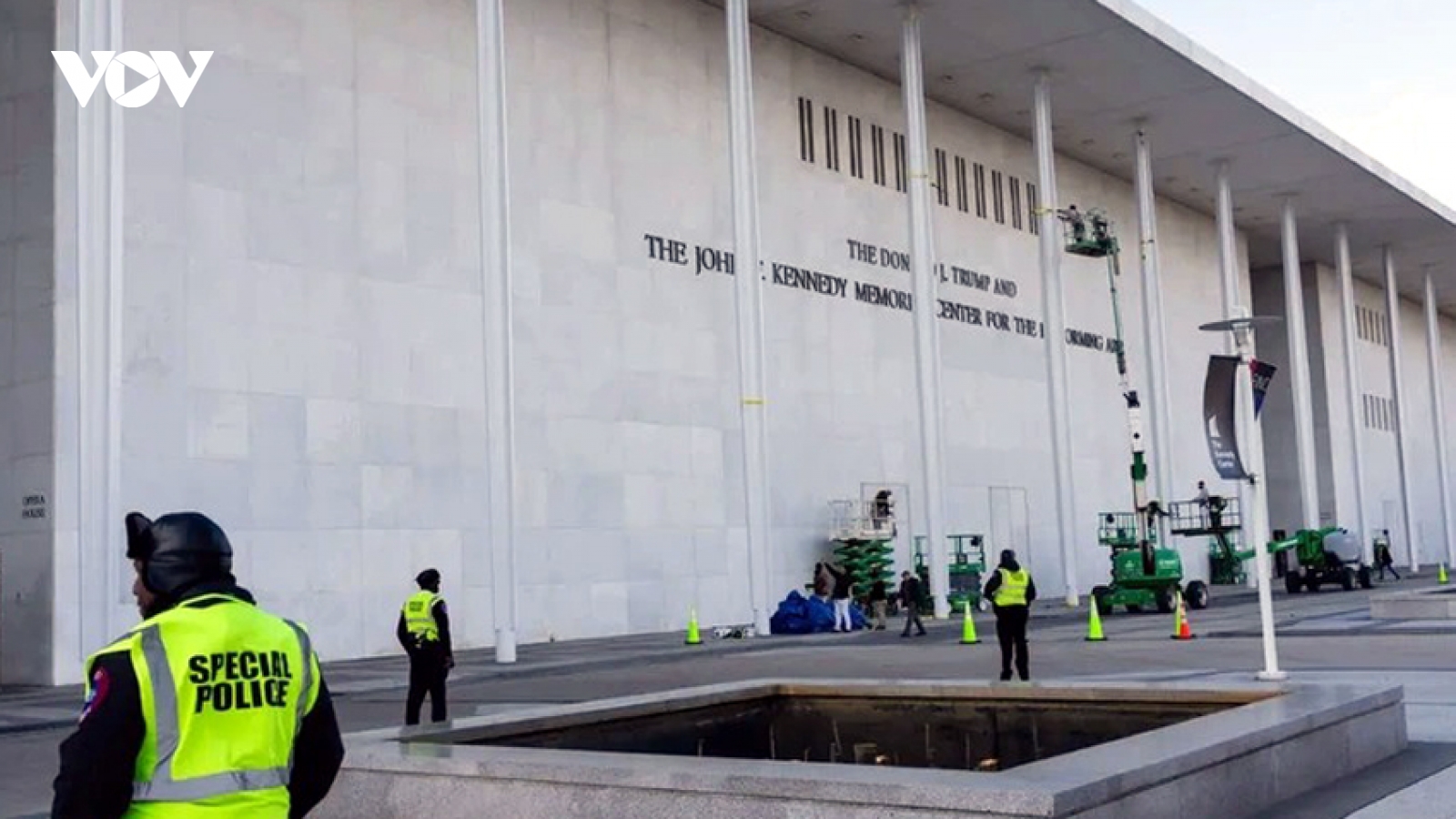 Thẩm phán Mỹ ra lệnh xóa tên ông Trump khỏi Trung tâm Kennedy ở Washington