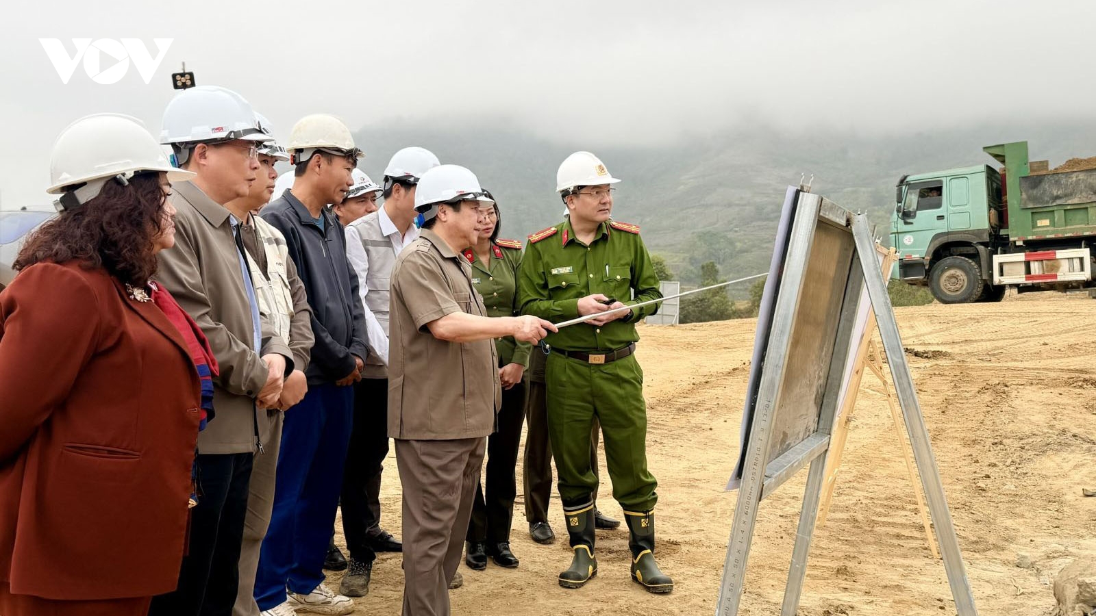 Tăng tốc xây trường nội trú liên cấp nơi biên giới Lai Châu trước mùa mưa