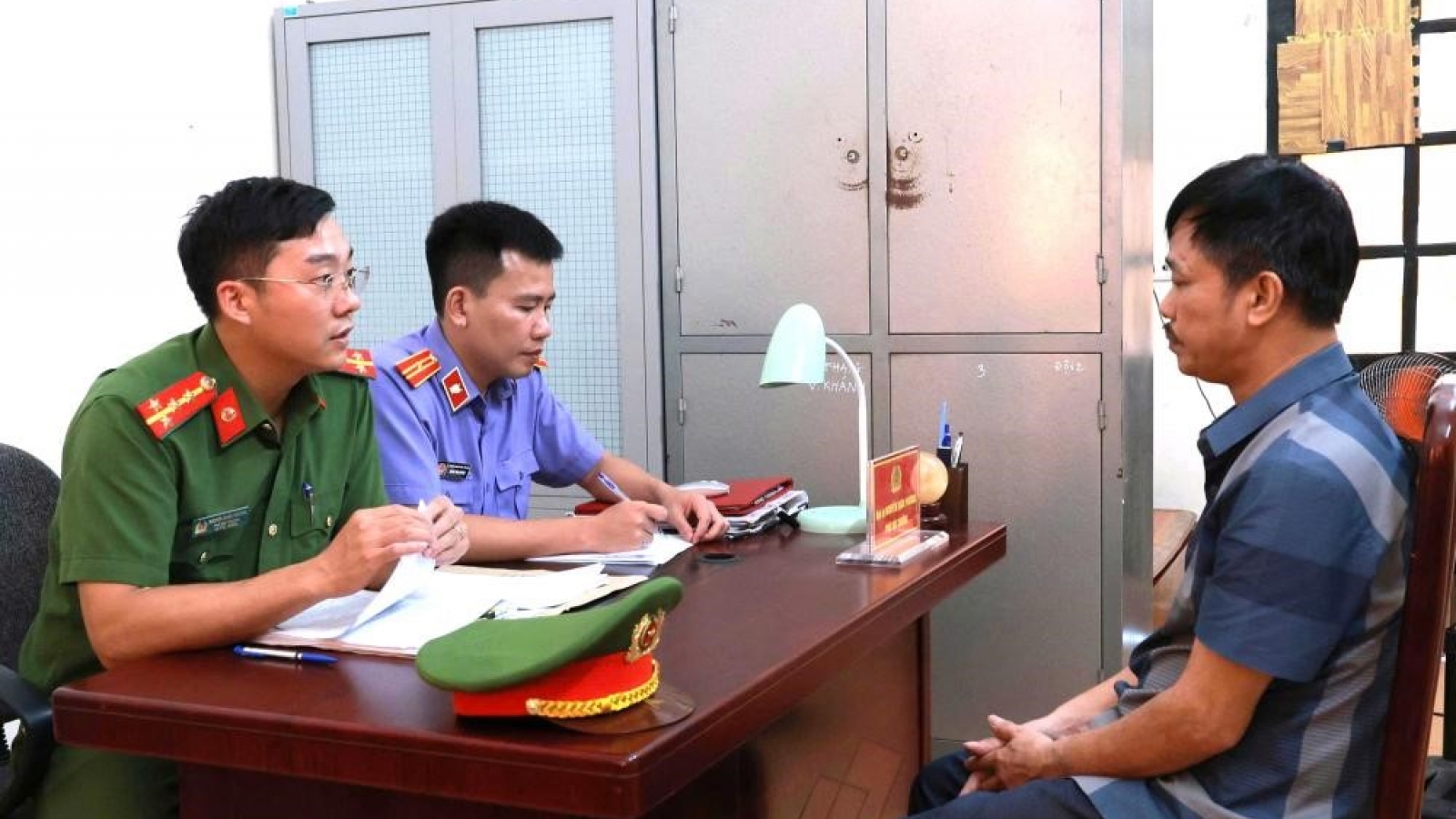 Khởi tố kẻ mua lợn dịch về giết mổ, bán cho tiểu thương nhiều chợ dân sinh