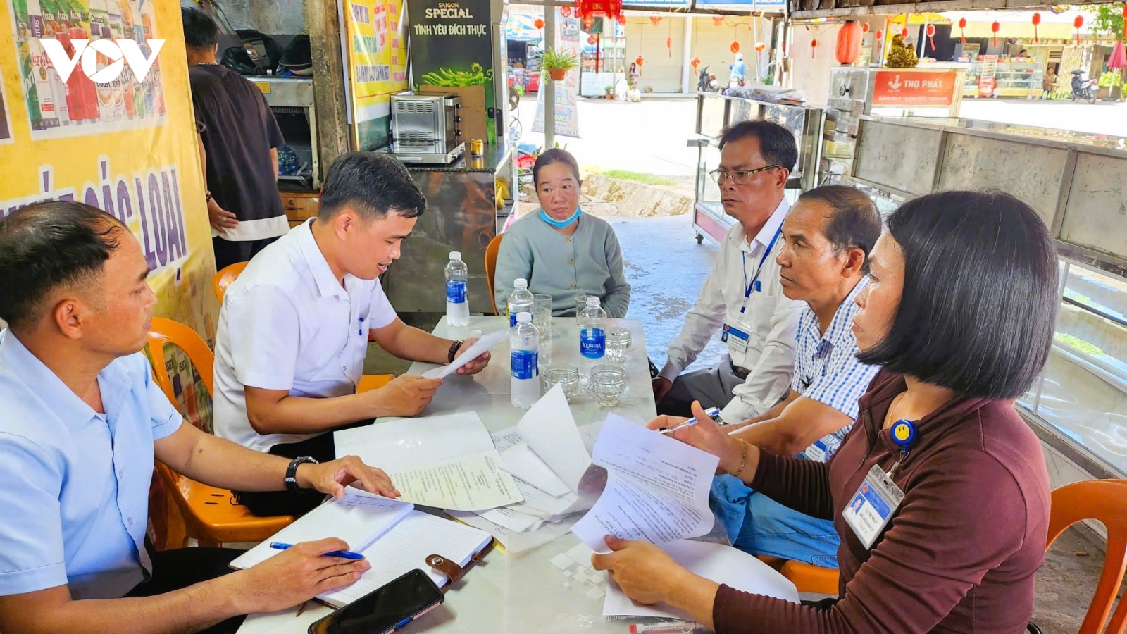 Tiệm bánh mì ở Quảng Trị bị tạm đình chỉ sau vụ phát hiện dòi trong xôi