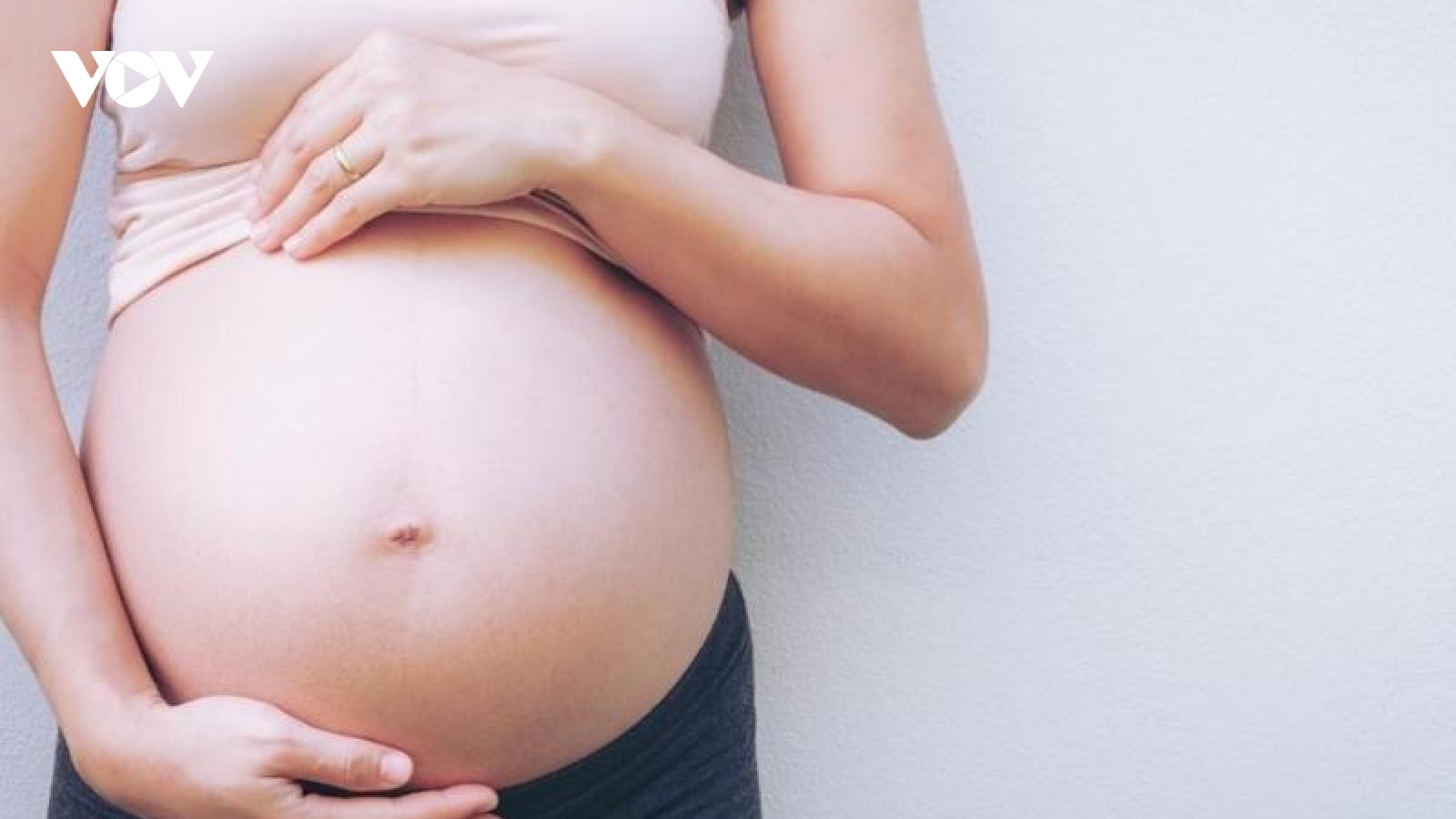 Mẹ bầu hơn 40 tuổi vẫn mong sinh con nhưng sợ rủi ro cho sức khỏe mẹ và bé