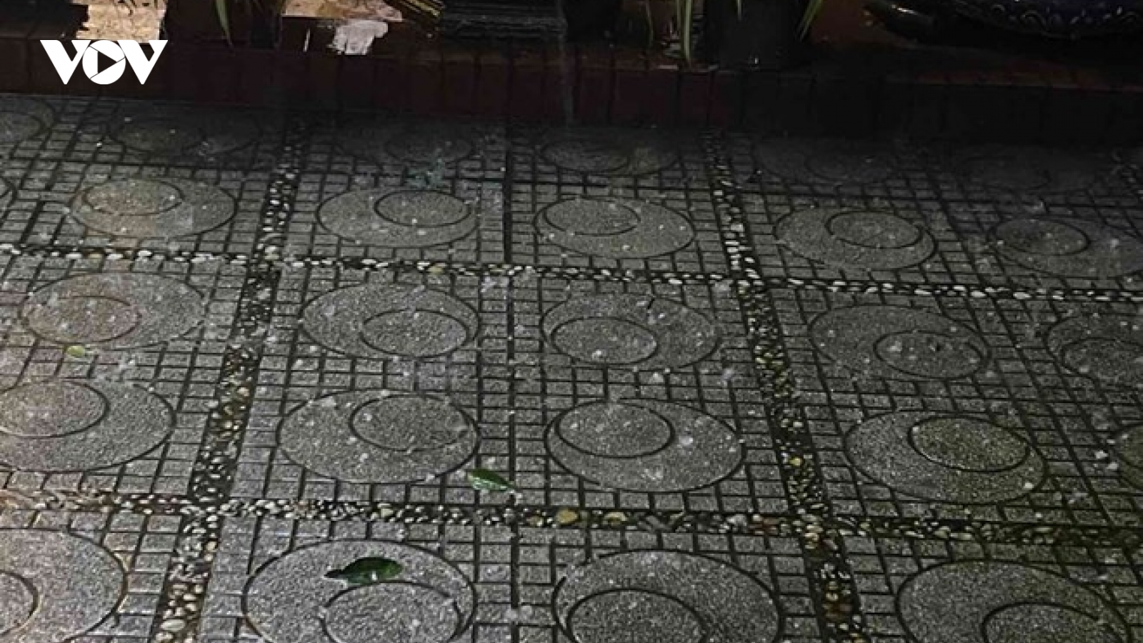 Hà Nội xuất hiện mưa đá