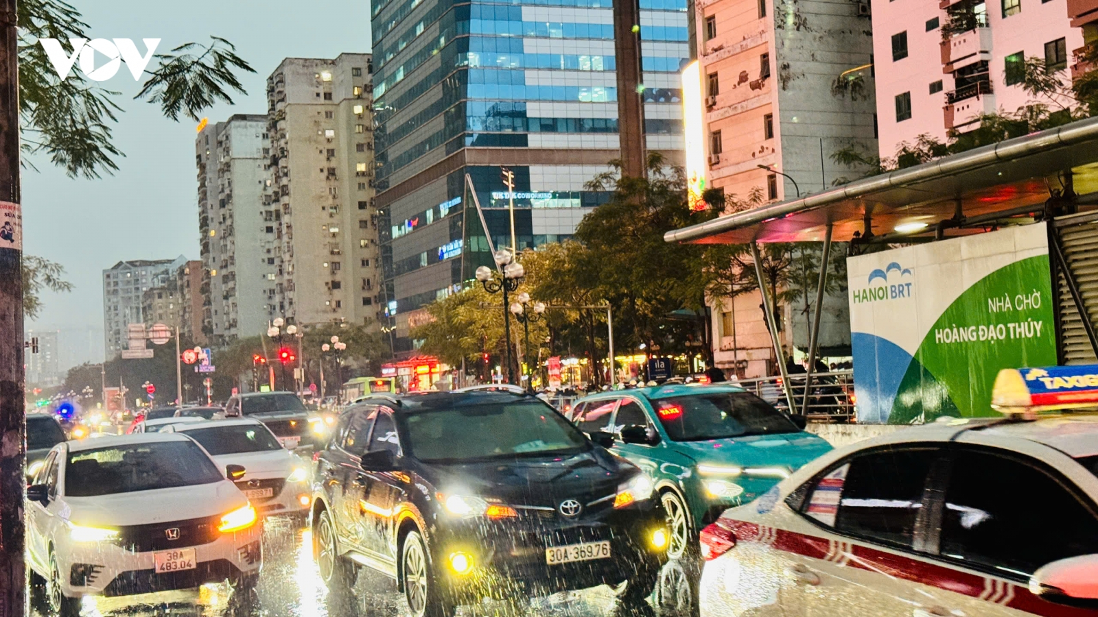 Thời tiết ngày 30/5: Hà Nội có mưa dông rải rác, cảnh báo lốc sét