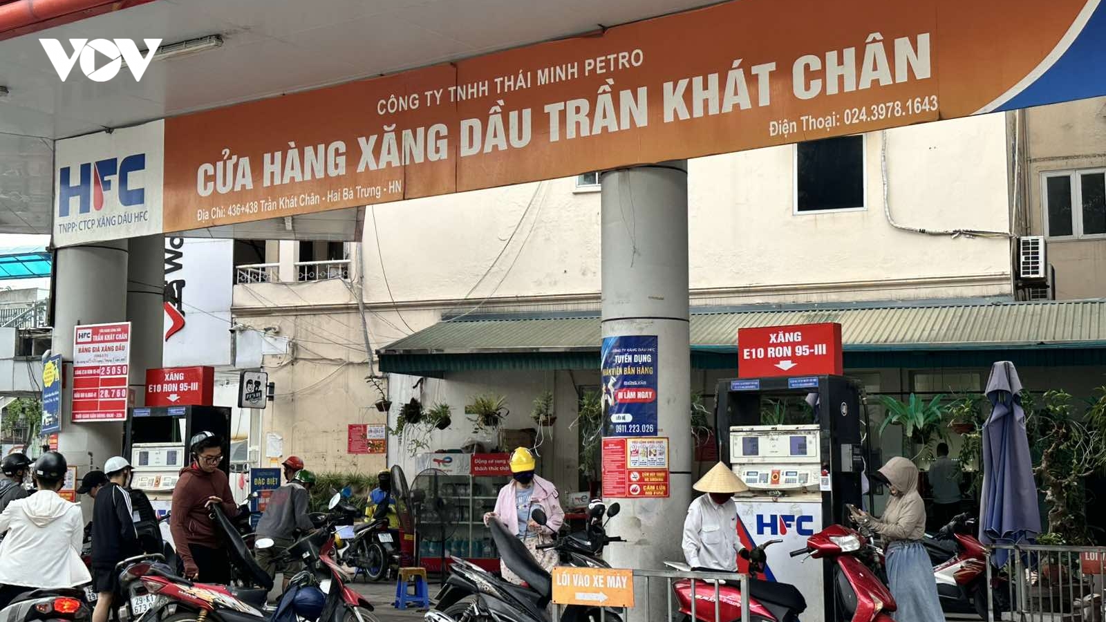 Người dân Hà Nội quan tâm đến trải nghiệm dùng xăng E10