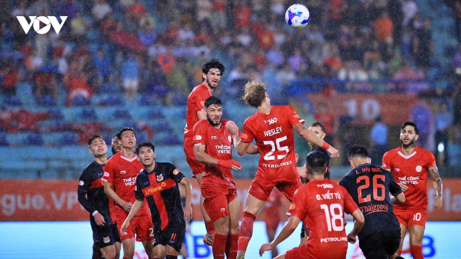 Ninh Bình FC và Thể Công Viettel trả giá đắt sau trận hòa ở vòng 21 V-League