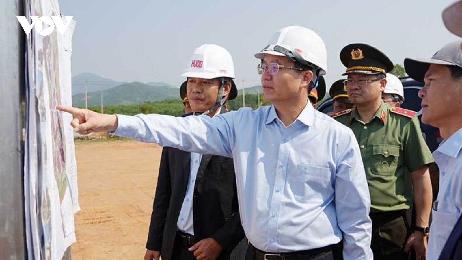 Huế đẩy nhanh tiến độ thi công trường liên cấp ở biên giới