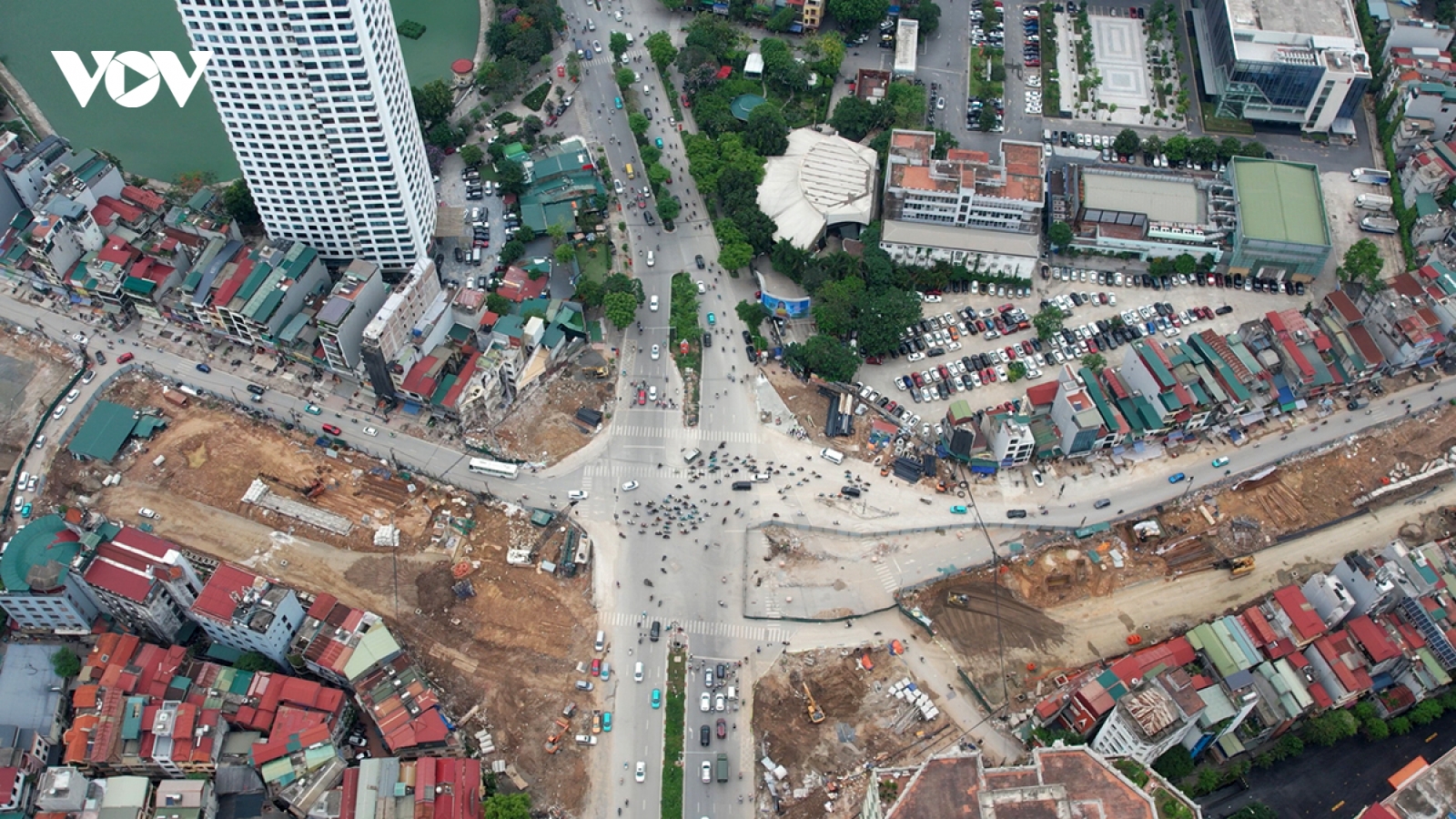 Nút La Thành - Nguyễn Chí Thanh giảm ùn tắc giờ cao điểm sau ngày đầu phân luồng