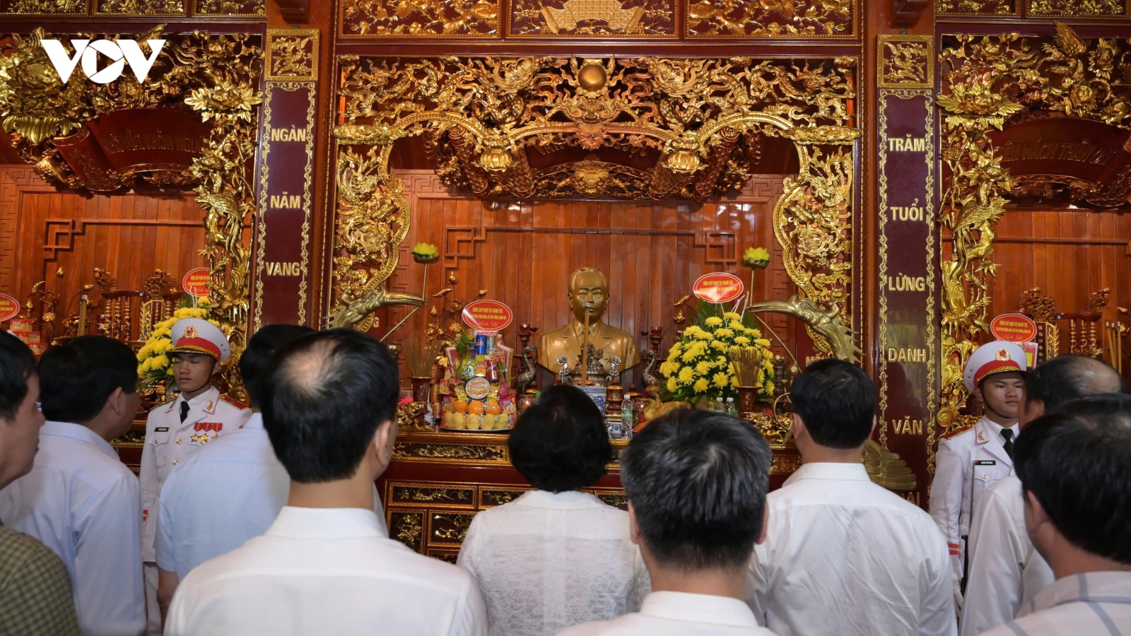 Phó Thủ tướng Phạm Thị Thanh Trà dâng hương tưởng niệm Đại tướng Võ Nguyên Giáp