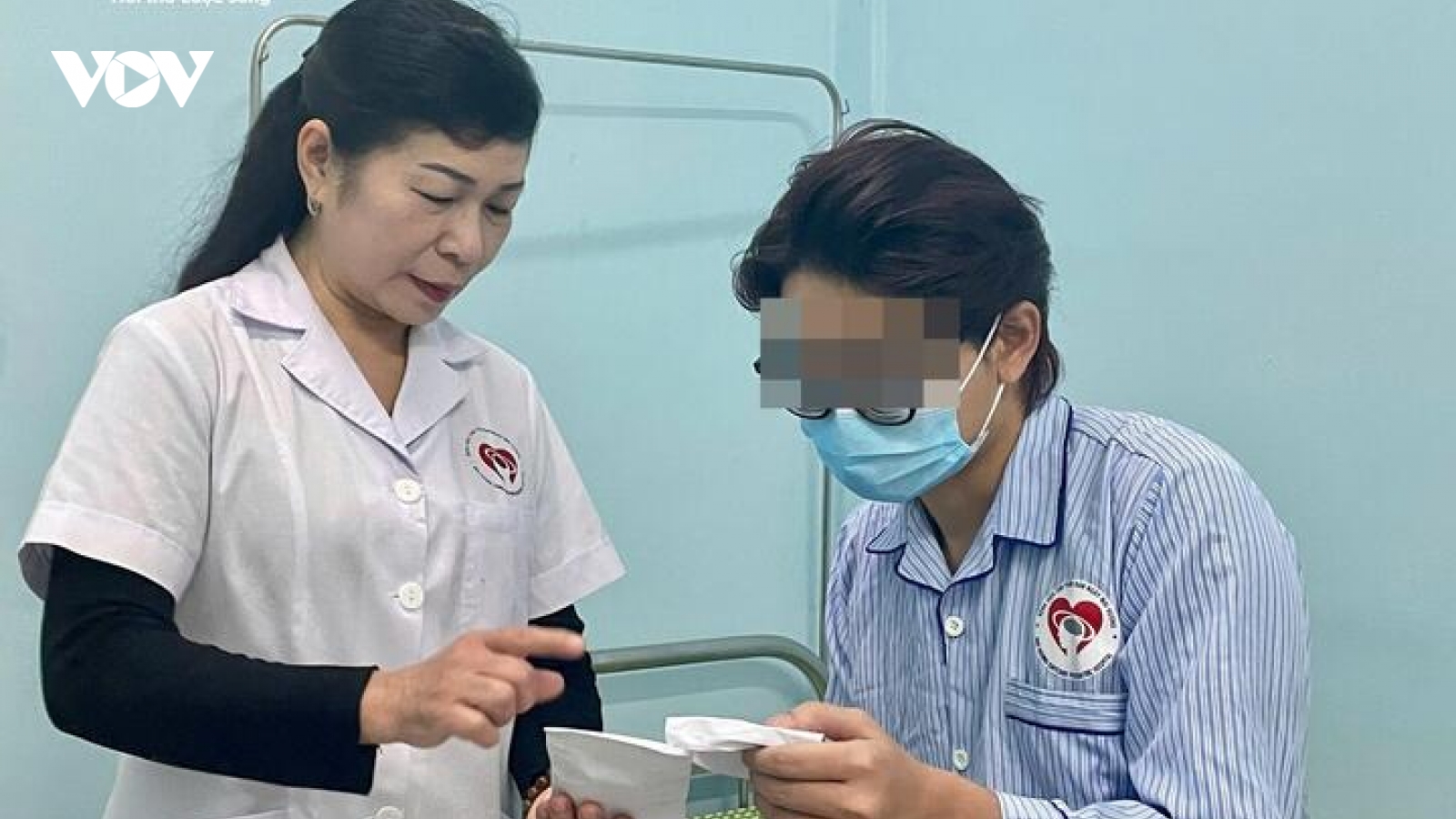 Kiệt sức tuổi 30: Đêm uống thuốc ngủ, ngày gồng mình vì KPI