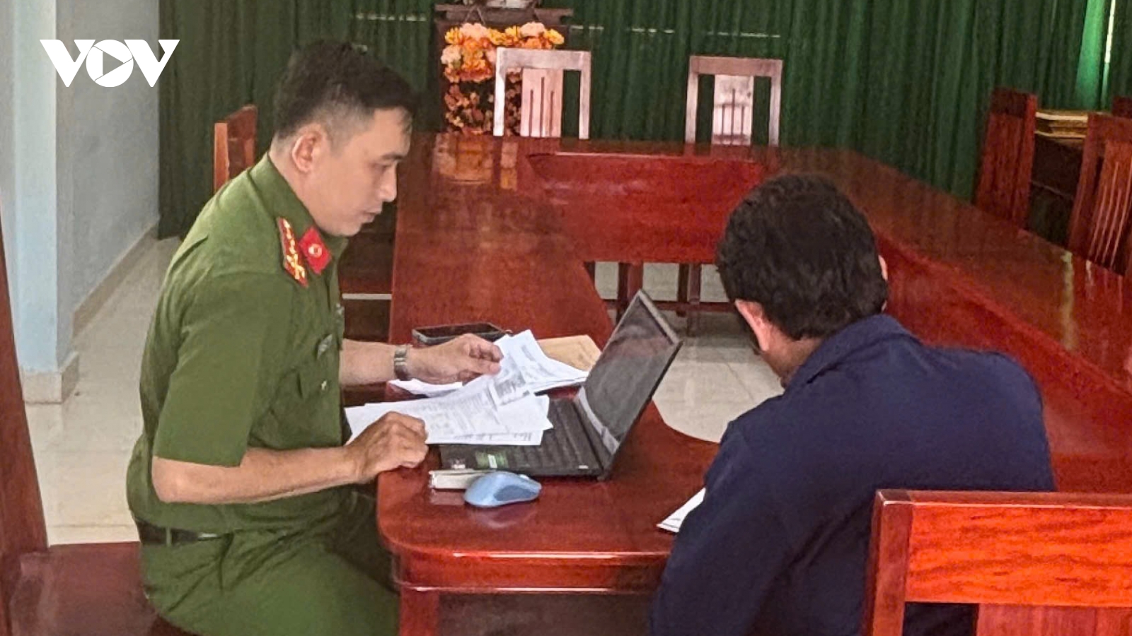 Xử phạt 1 trường hợp bình luận sai sự thật trên không gian mạng ở Vĩnh Long