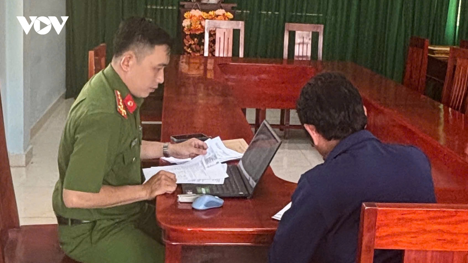 Xử phạt 1 trường hợp bình luận sai sự thật trên không gian mạng ở Vĩnh Long
