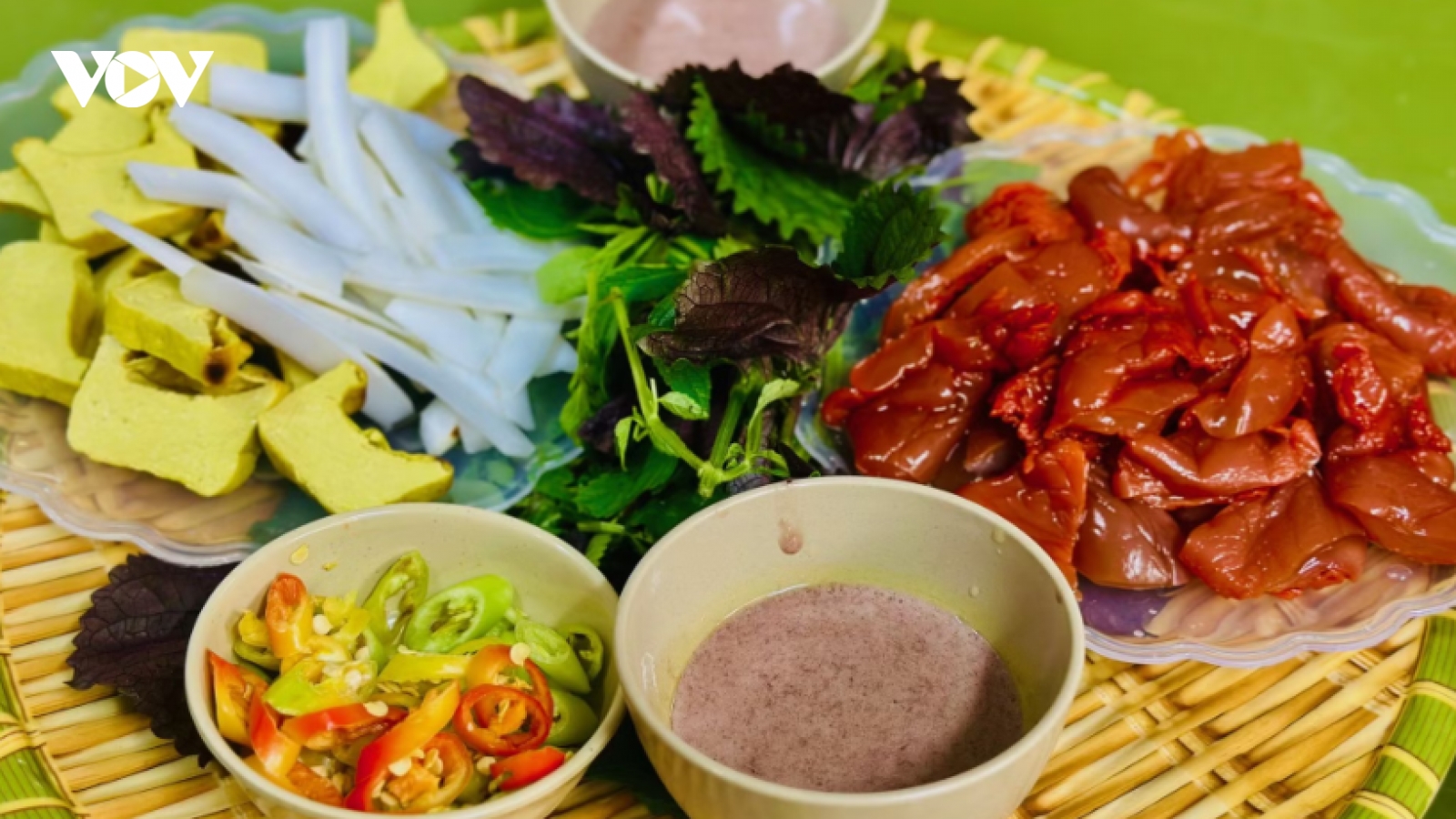 Mùa sứa đỏ trên phố....
