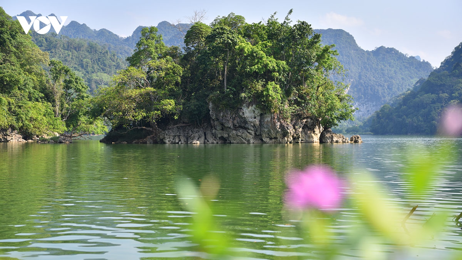 Hồ trên núi