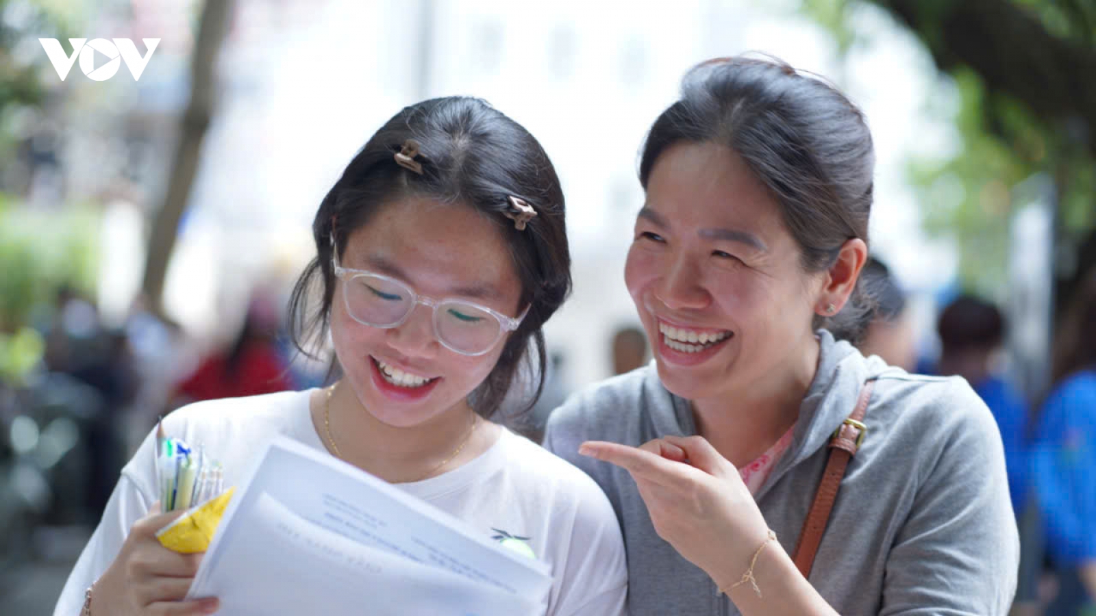 Tuyển sinh lớp 10 ở Hà Nội: Những cảm xúc đặc biệt sau môn thi Ngữ văn