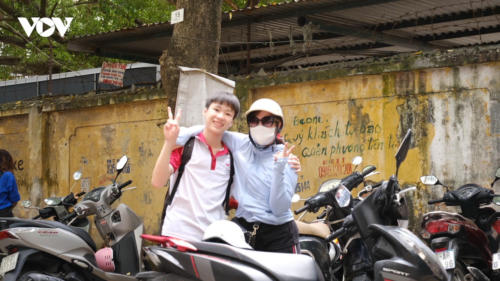 Đề Ngữ văn vào lớp 10 ở Hà Nội: Vừa sức nhưng vẫn "làm khó" ở câu hỏi giải pháp