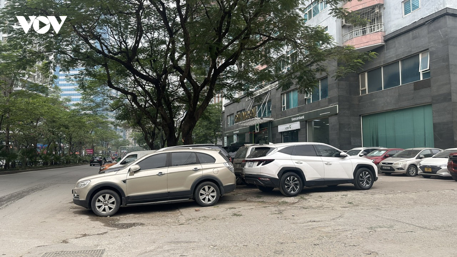 Hà Nội đề xuất tăng phí sử dụng lòng đường, vỉa hè mức phí cao nhất 400.000đ/m2