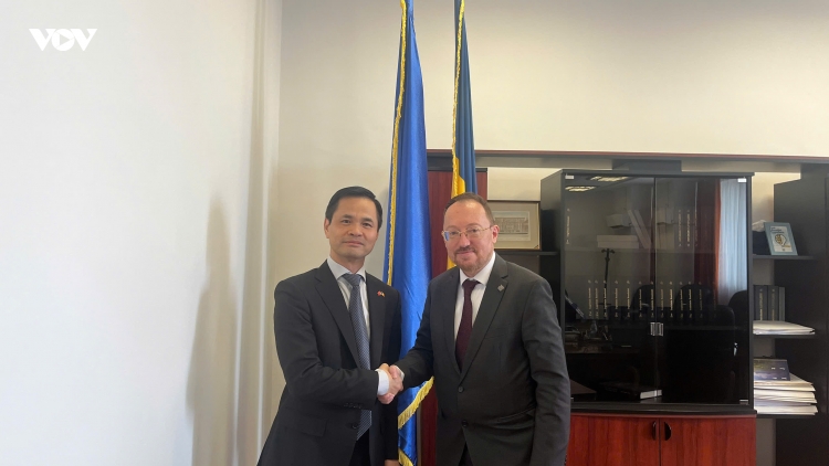 Việt Nam - Romania nhất trí tăng cường tin cậy chính trị và hợp tác đa phương