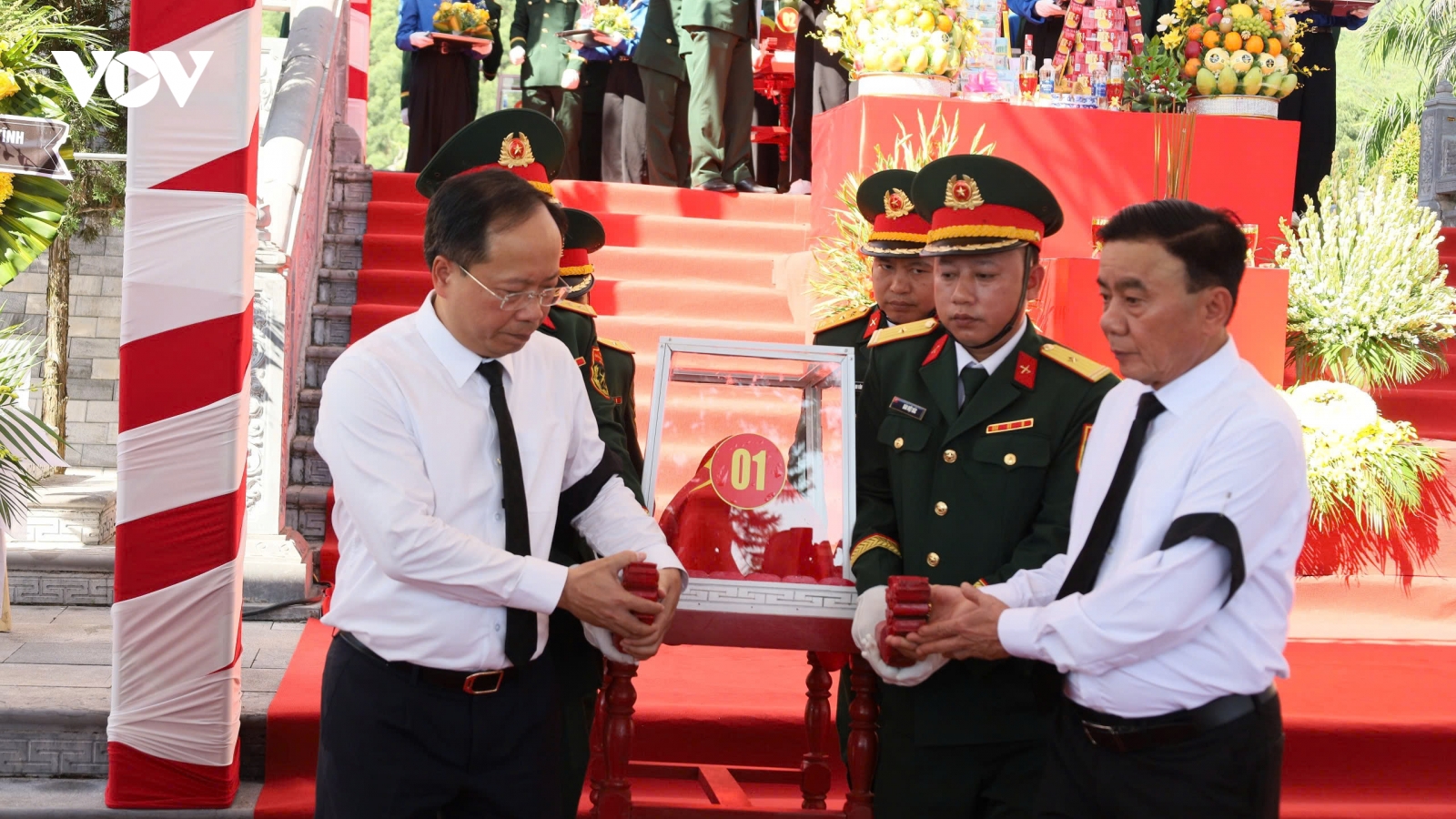 Thường trực Ban Bí thư dự Lễ truy điệu, an táng hài cốt liệt sĩ tại tỉnh Hà Tĩnh