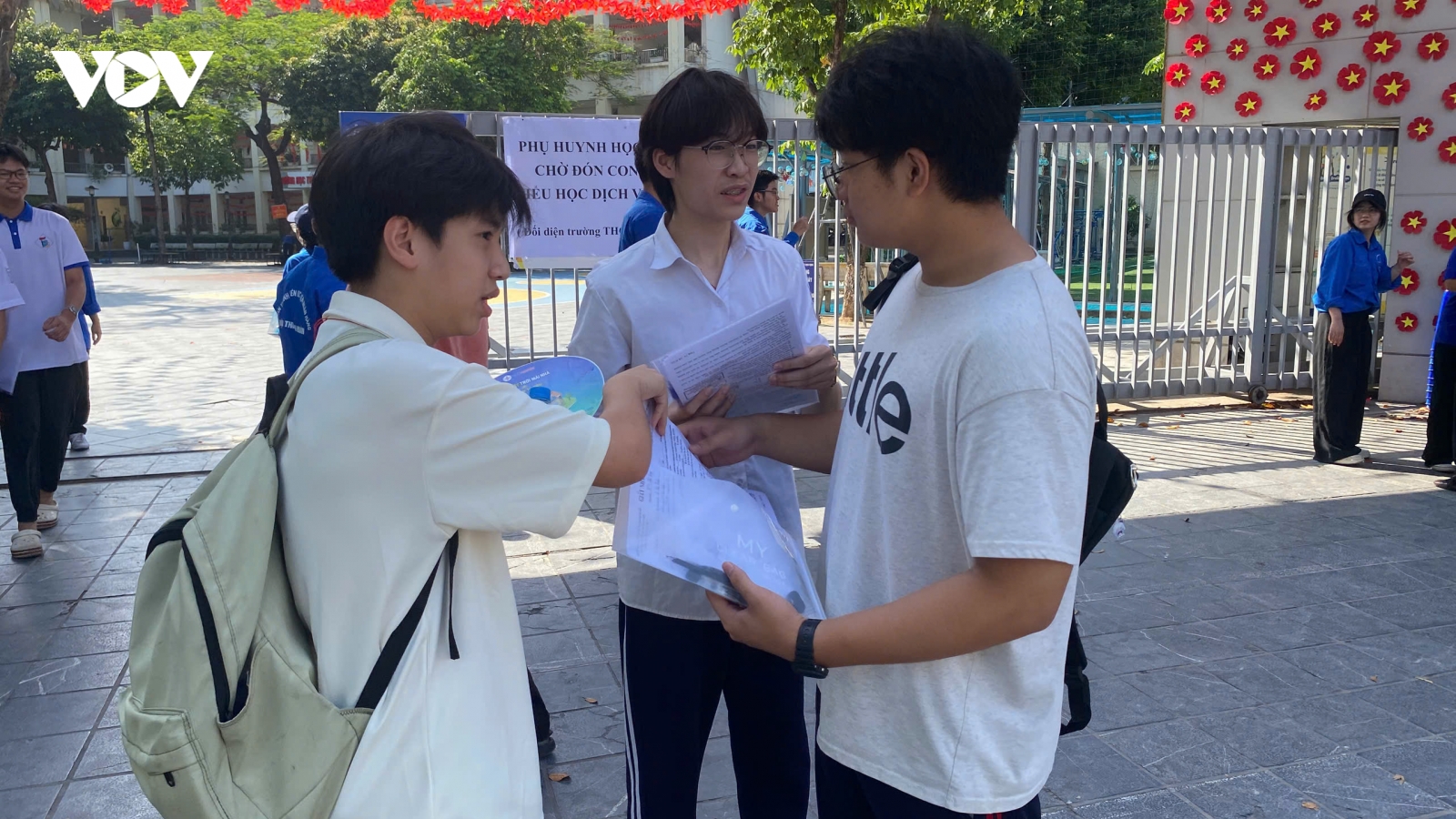 Kỳ thi lớp 10 Hà Nội: Đề phân hóa, điểm chuẩn nhiều khả năng biến động khó lường