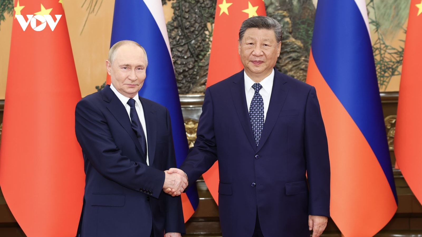Tổng thống Putin kết thúc chuyến thăm Trung Quốc ký hàng chục văn kiện hợp tác