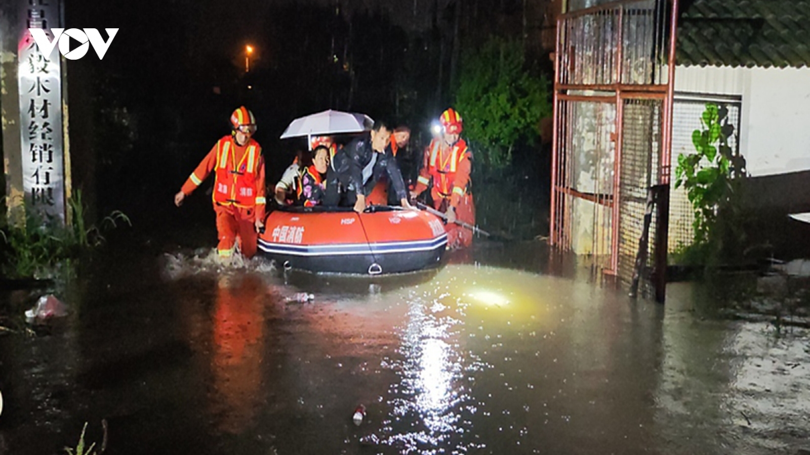 Mưa lớn khiến hơn 20 người thiệt mạng ở Trung Quốc