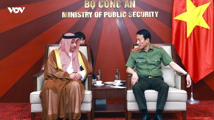 Bộ trưởng Lương Tam Quang tiếp Đại sứ đặc mệnh toàn quyền Vương quốc Saudi Arabia