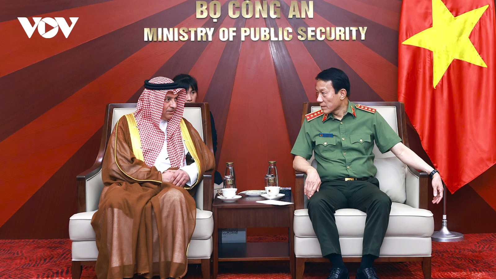 Bộ trưởng Lương Tam Quang tiếp Đại sứ đặc mệnh toàn quyền Vương quốc Saudi Arabia