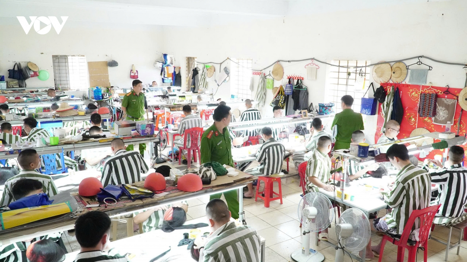 Án chung thân trong trại giam cải tạo ra sao?