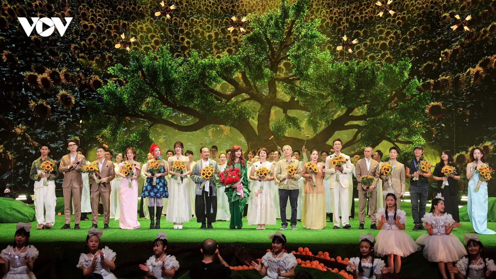 Nguyễn Hùng, Phan Mạnh Quỳnh mộc mạc, giản dị trong “true Concert - Tình Đất”