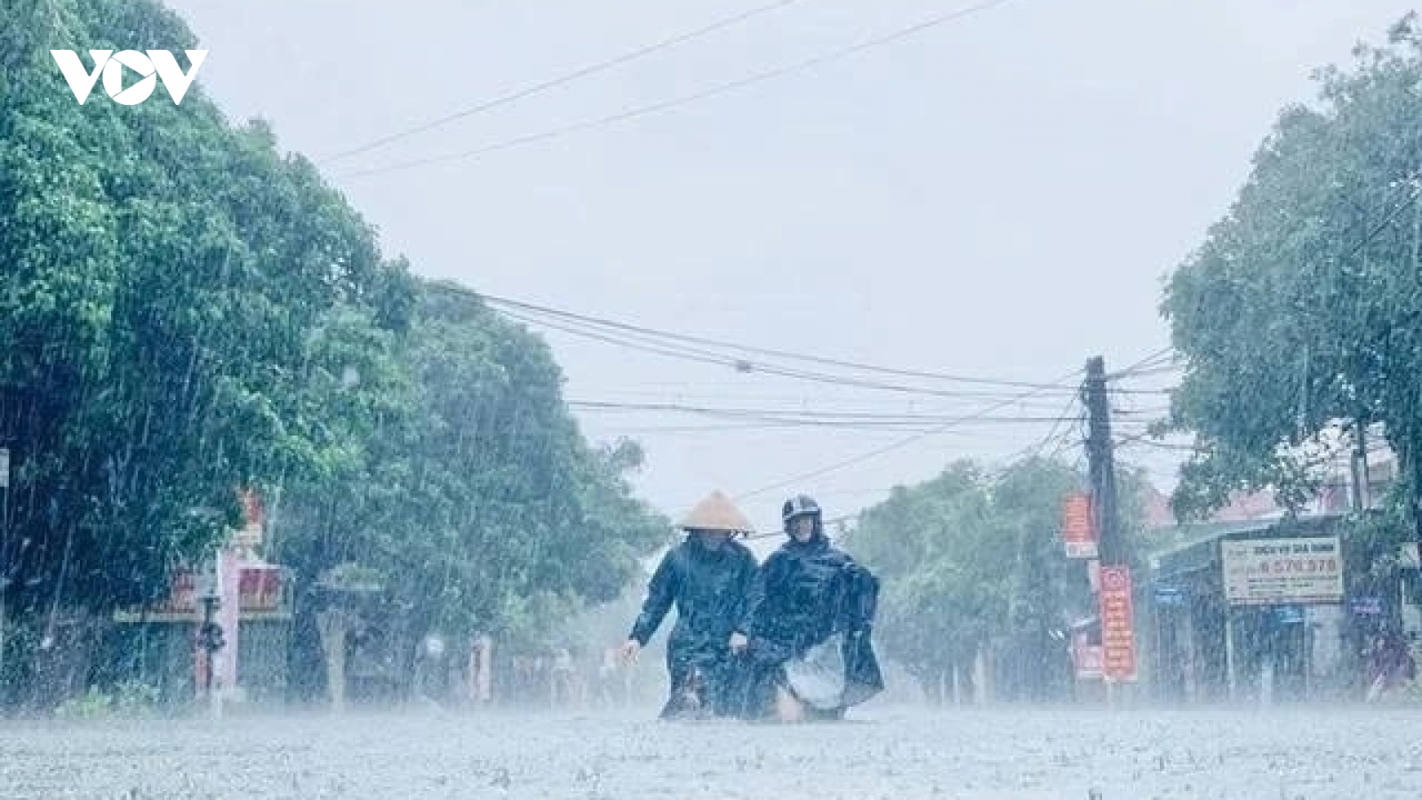 Bắc Bộ, Nam Bộ mưa lớn cục bộ, nguy cơ lốc sét và ngập úng