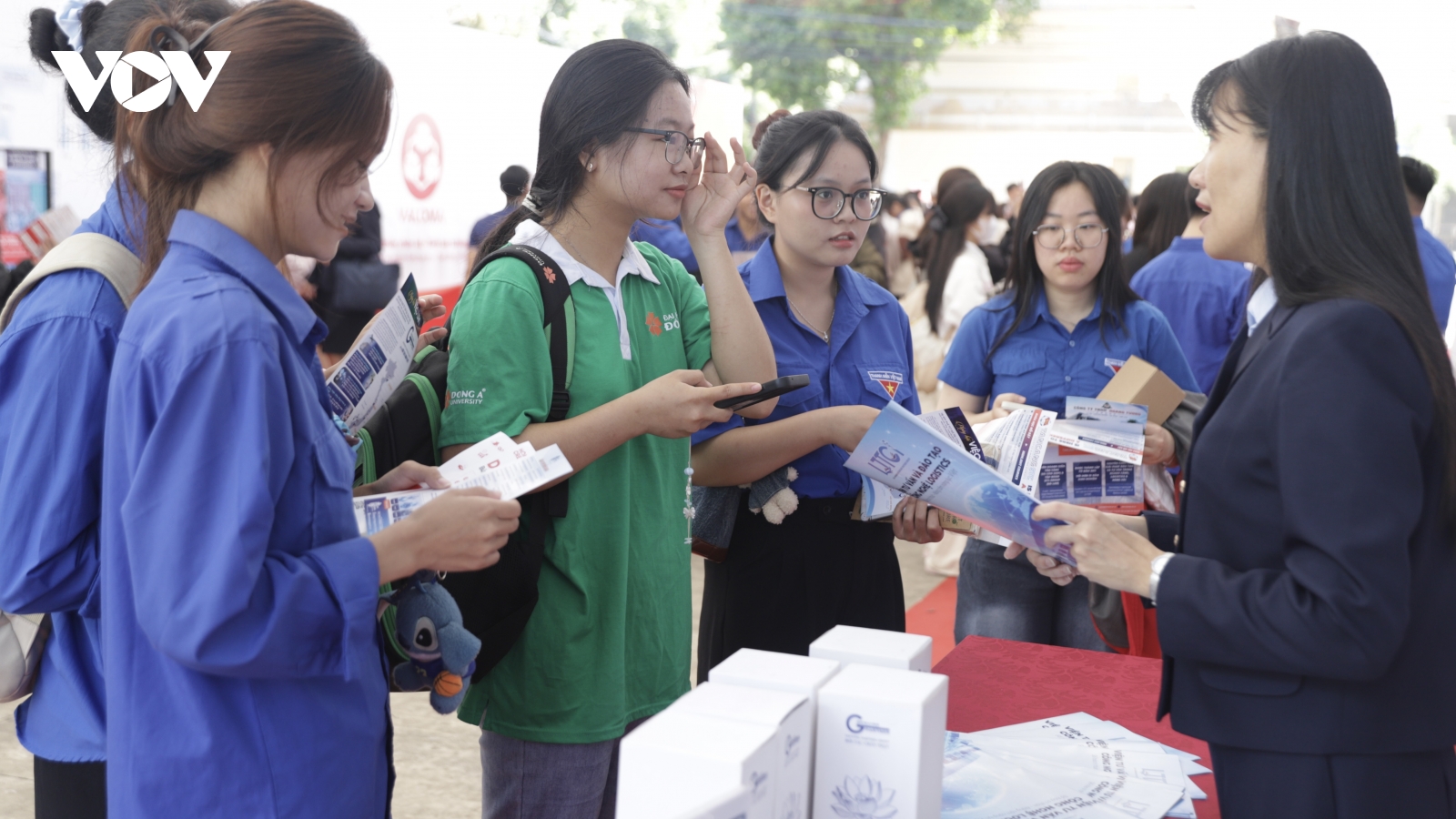 Hàng nghìn việc làm chờ đón các tân cử nhân ở Tây Nguyên