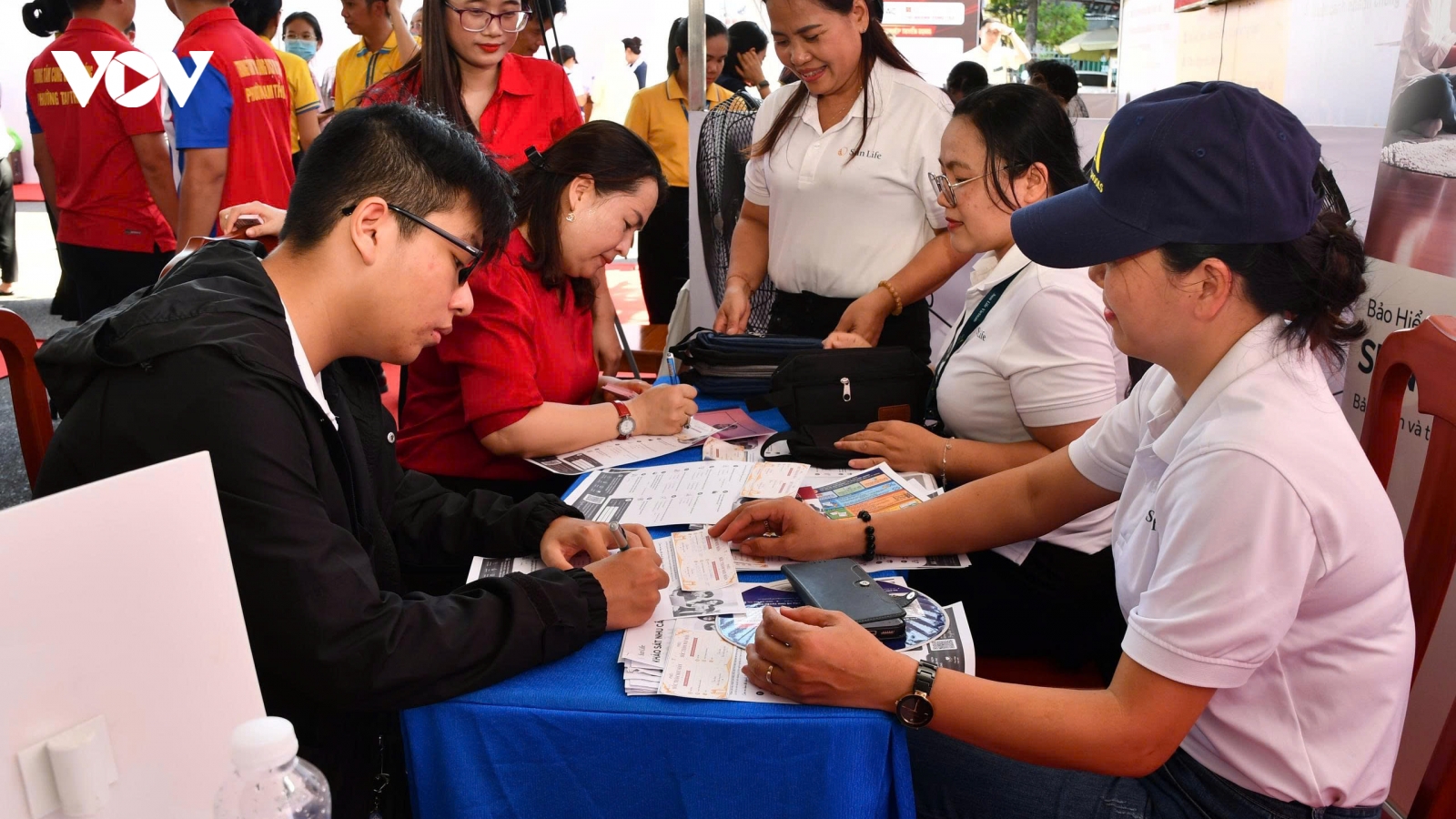 Hơn 1.000 người tham gia ngày hội việc làm ở khu đông TP.HCM