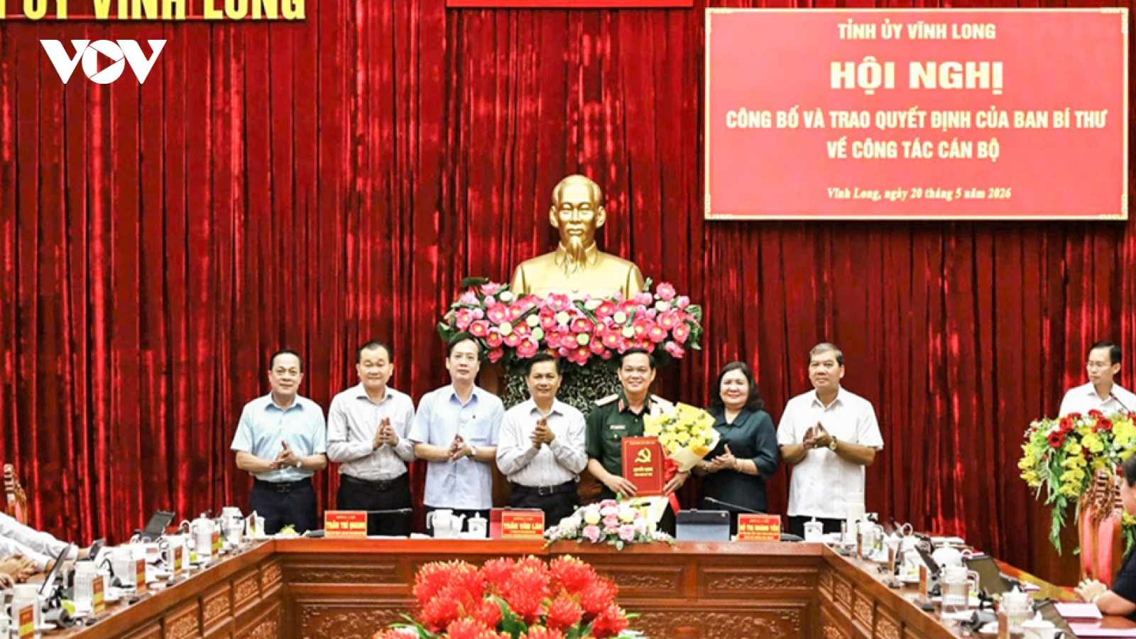Tỉnh ủy Vĩnh Long công bố và trao Quyết định của Ban Bí thư về công tác cán bộ
