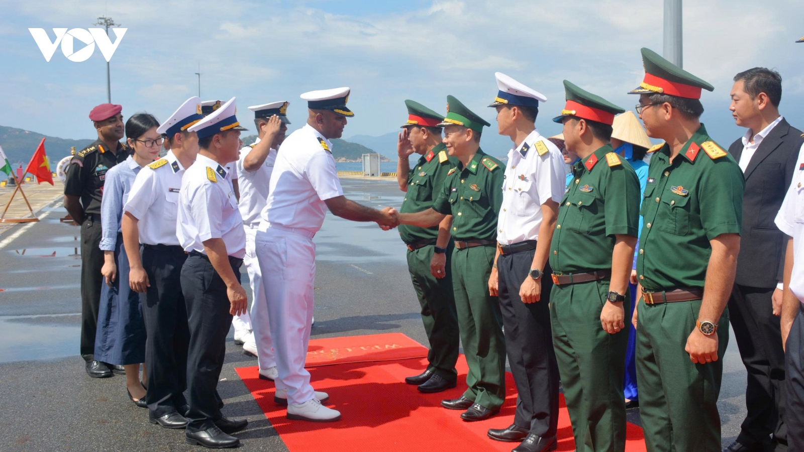 Tàu Hải quân Ấn Độ cập cảng Cam Ranh, thăm tỉnh Khánh Hòa
