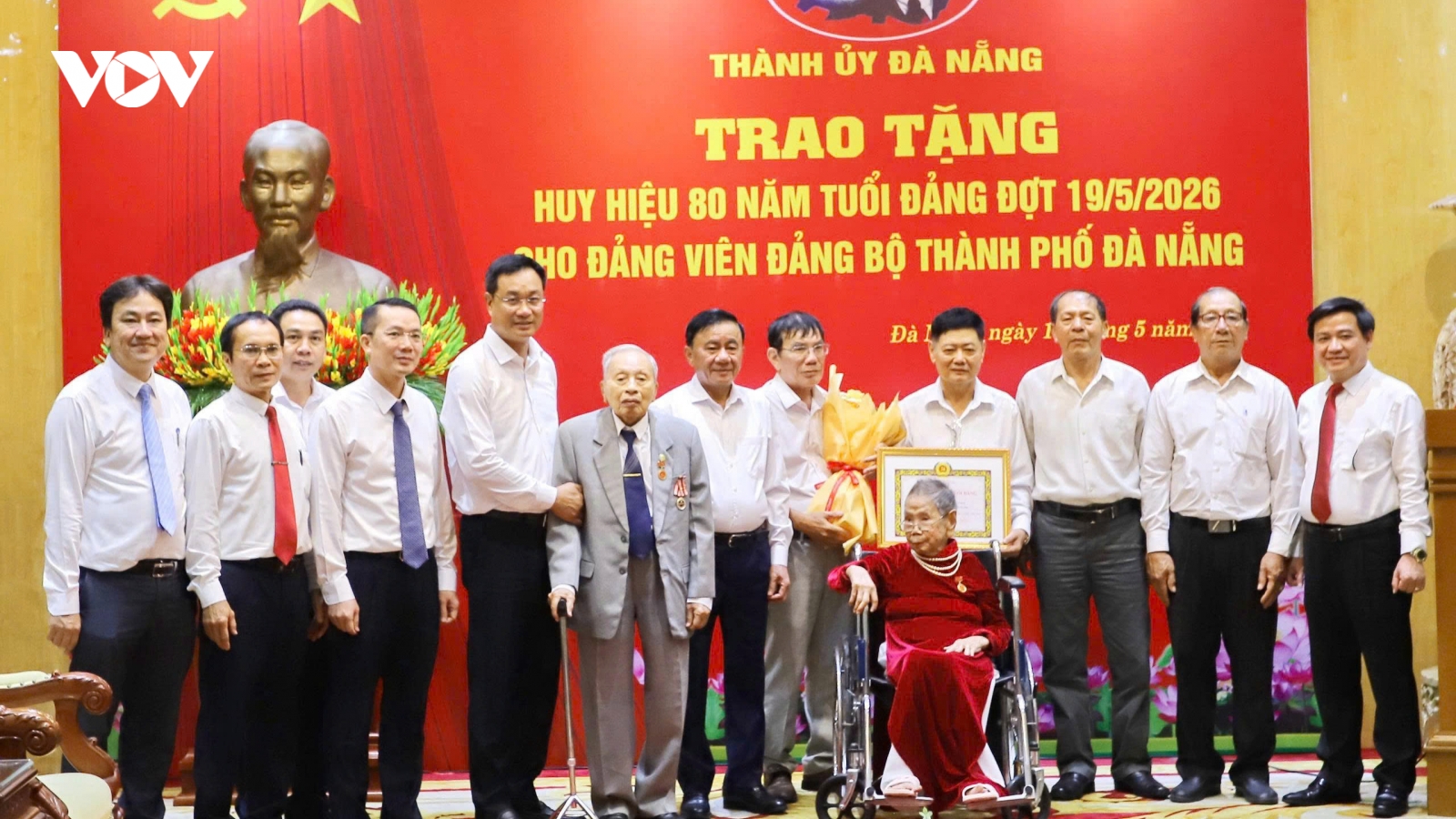 Thường trực Ban Bí thư Trần Cẩm Tú dự lễ trao tặng Huy hiệu 80 năm tuổi Đảng