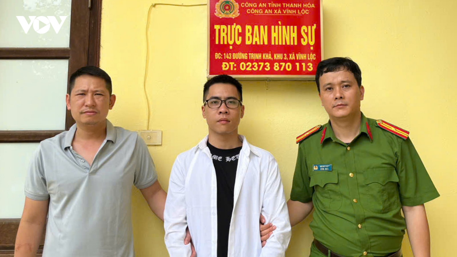 Nhân viên ngân hàng cảnh giác, phối hợp công an bắt giữ đối tượng truy nã