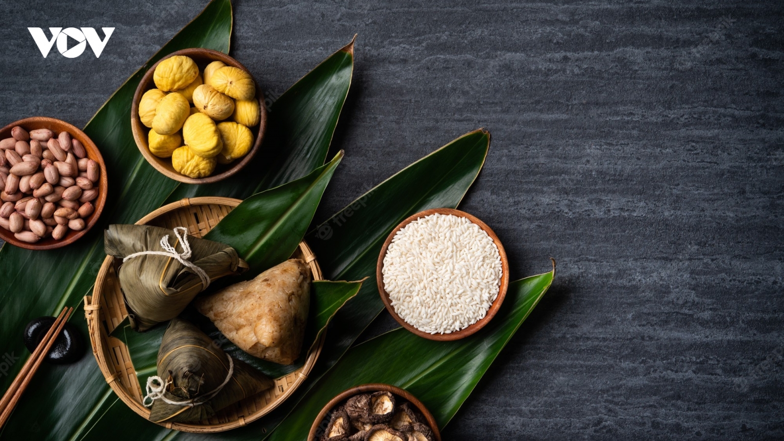 Đặc sản của người Hoa mang tên lạ rất hút khách dịp Tết Đoan Ngọ