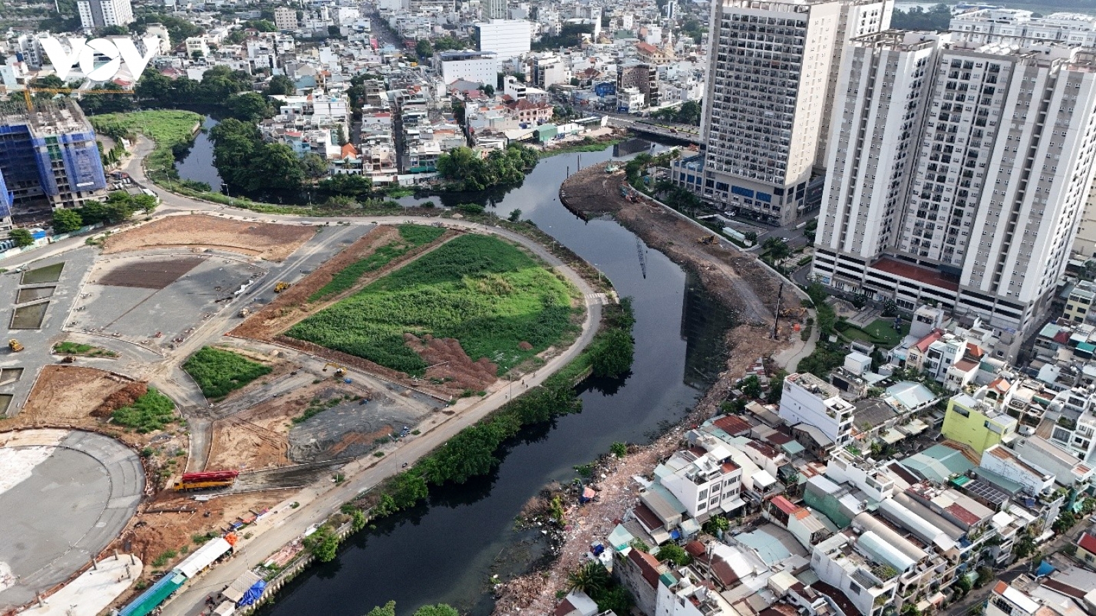 Dự án rạch Xuyên Tâm (TP.HCM): Công trường đìu hiu vì vướng mặt bằng "da beo"