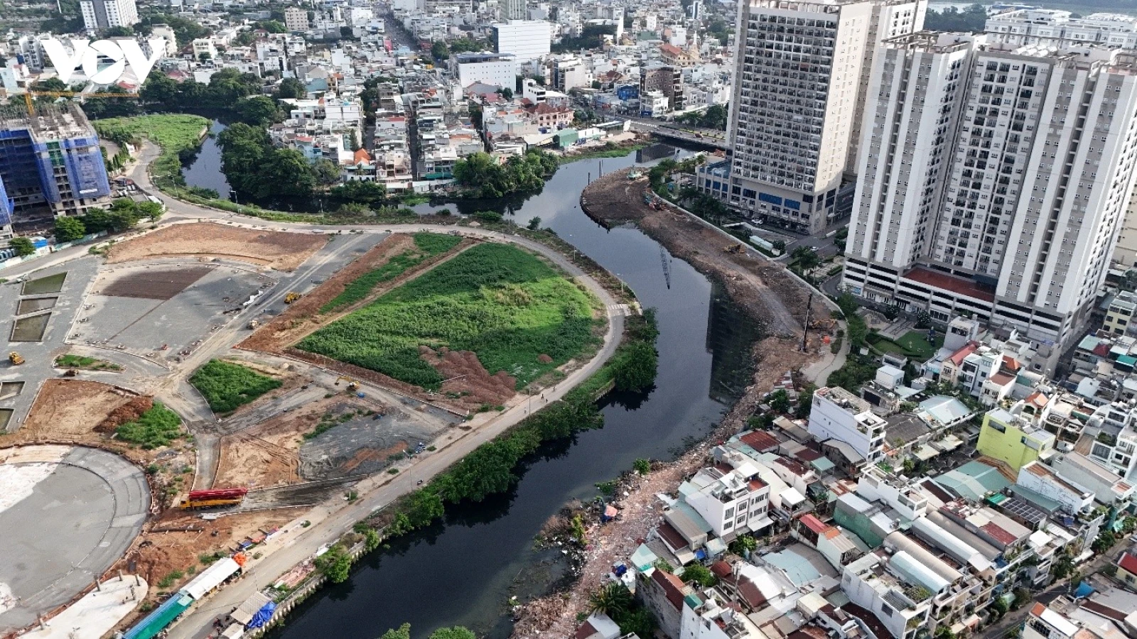 Dự án rạch Xuyên Tâm (TP.HCM): Công trường đìu hiu vì vướng mặt bằng "da beo"