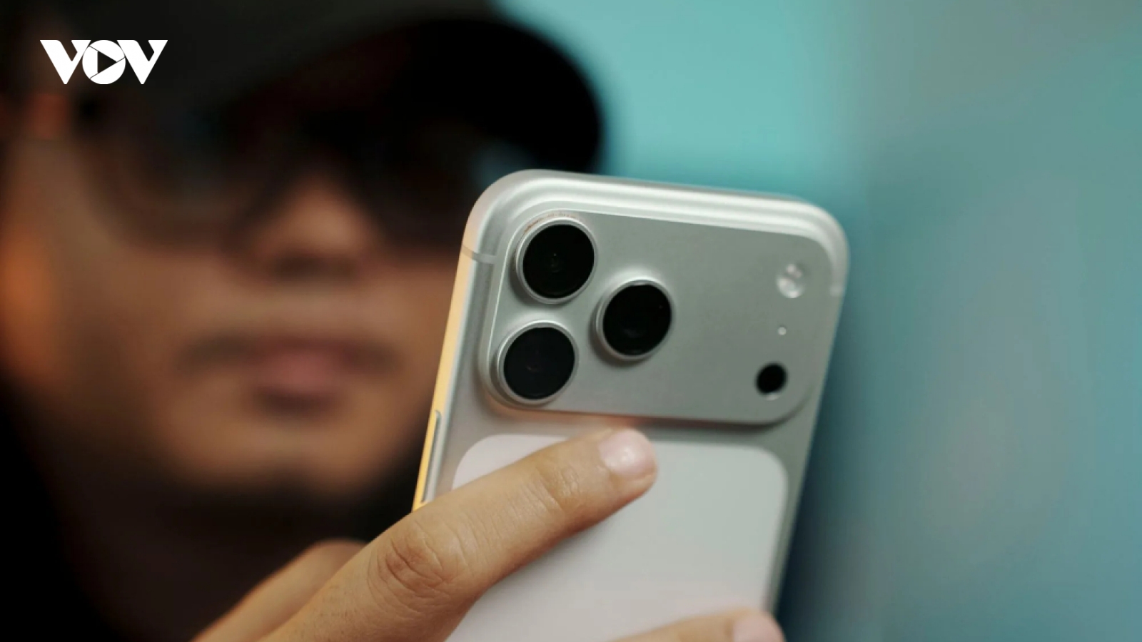 Apple thông báo khó giữ giá iPhone, chi phí bộ nhớ tăng vì cơn sốt AI