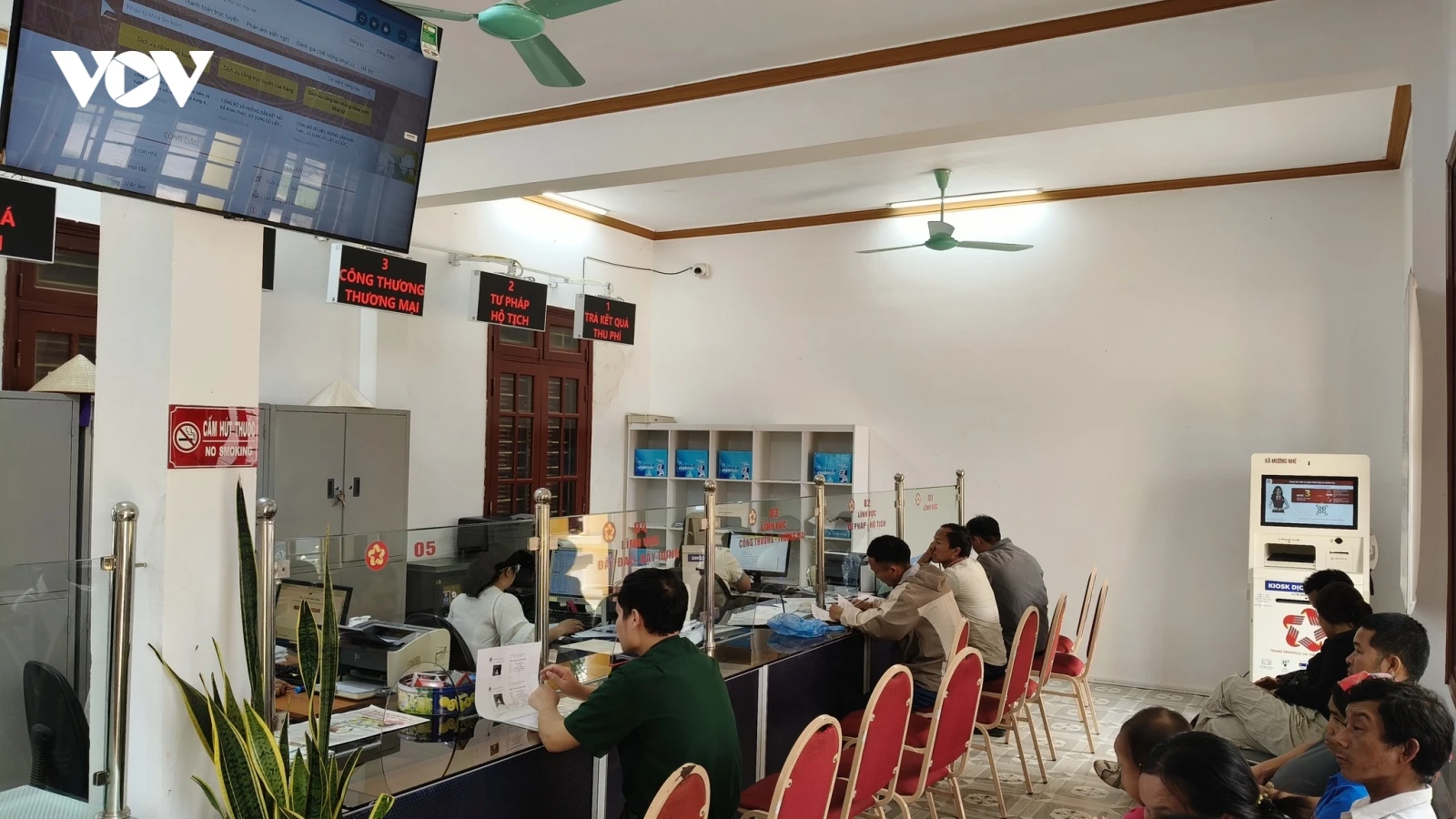 Điện Biên vươn lên nhóm giữa cả nước về nâng cao mức độ hài lòng của người dân