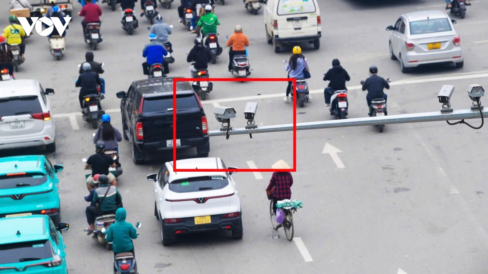 Hanoi deploys 2,460 more AI cameras to advance smart traffic management