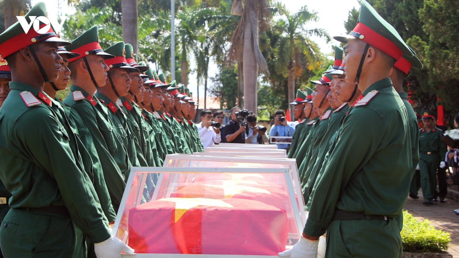 Memorial service held for 18 fallen soldiers repatriated from Cambodia