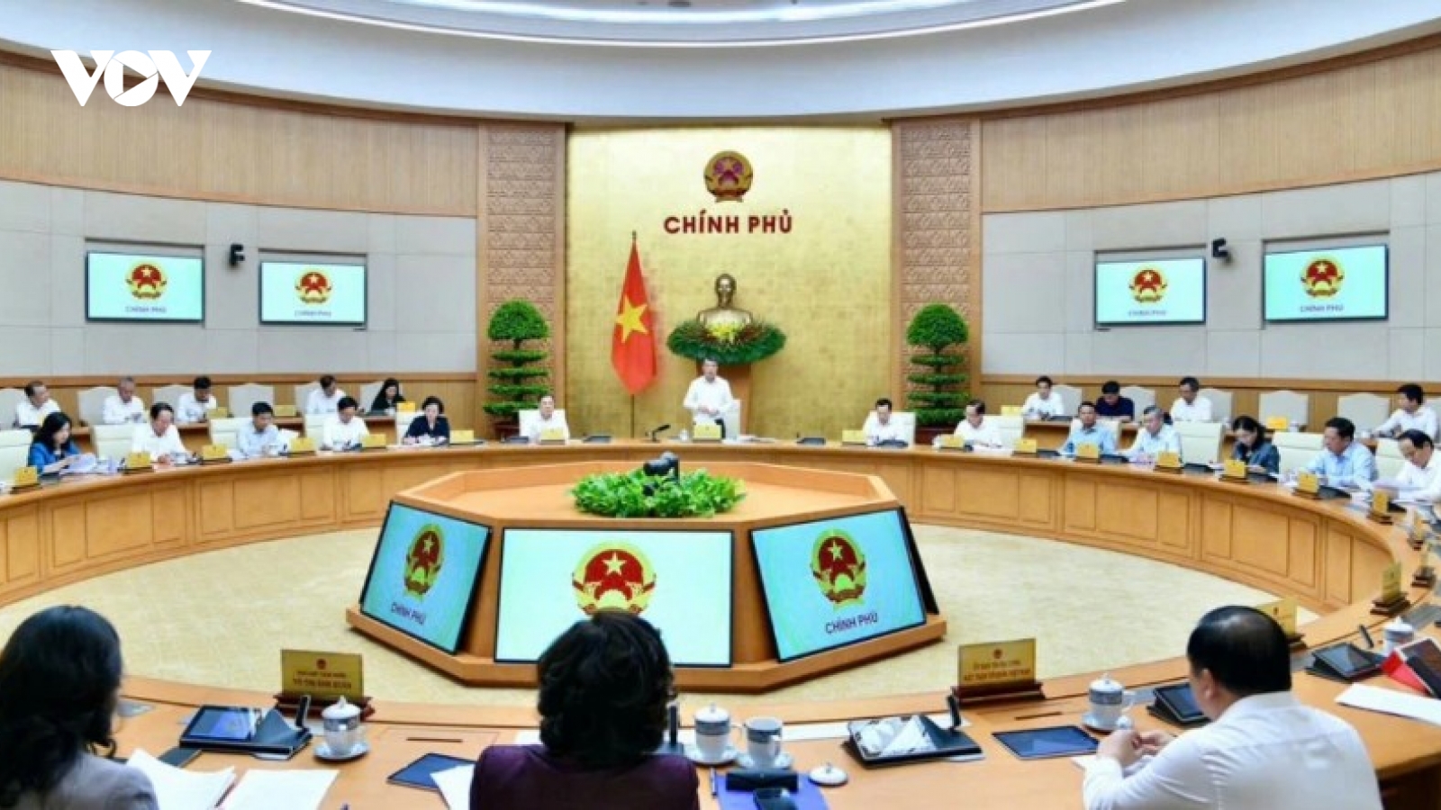 PM Hung calls for strong determination to achieve double-digit growth target