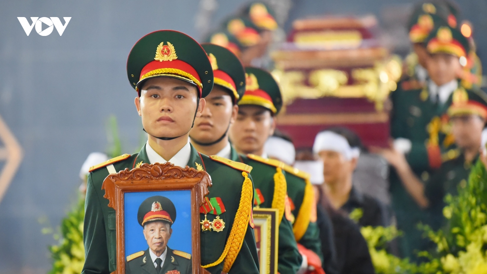 Tiễn biệt Anh hùng La Văn Cầu về nơi an nghỉ cuối cùng